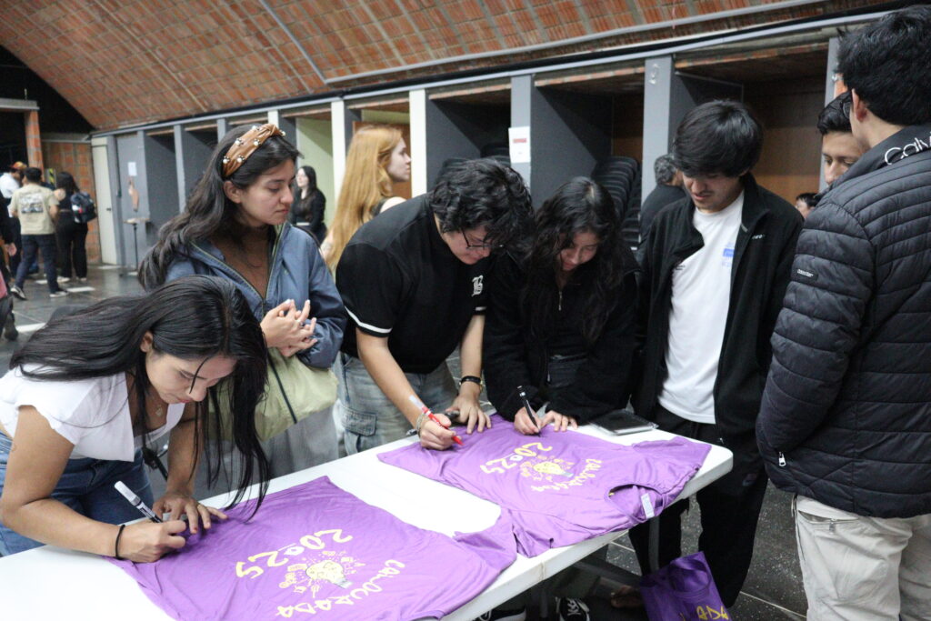 assianando camisetas